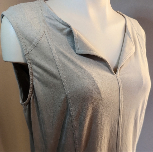 Women's | Sleeveless Top | XL - Picture 5 of 9